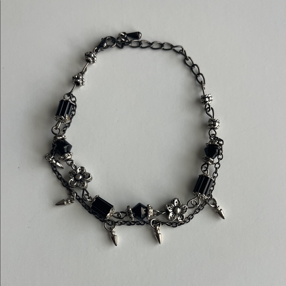 Elegant Black and Silver Women's Anklet